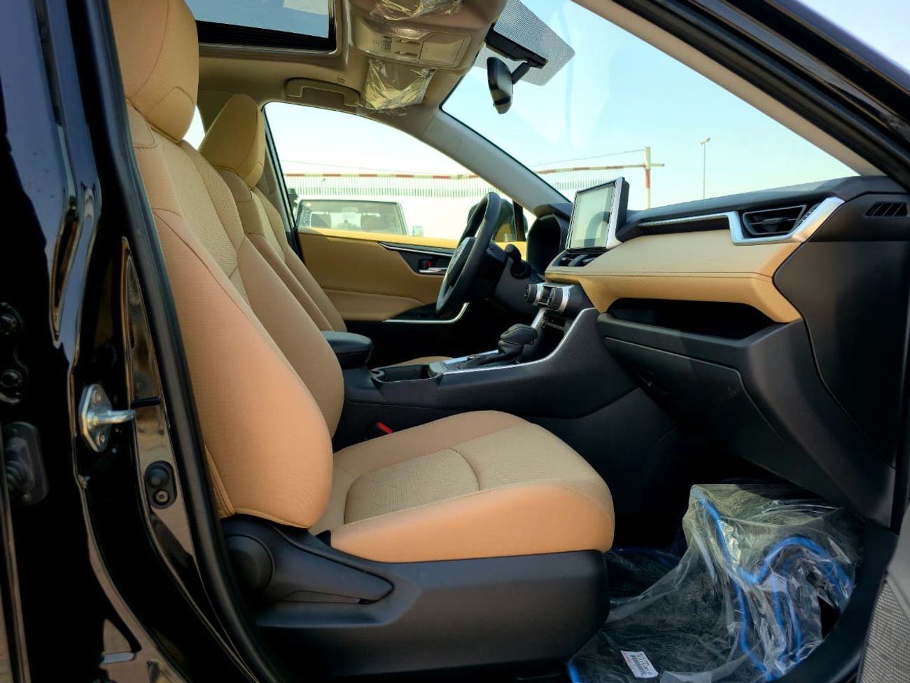 Toyota RAV4 TOYOTA RAV4 2.5 HYBRID - XLE - G - MID OPTIONS - 2025 MODEL