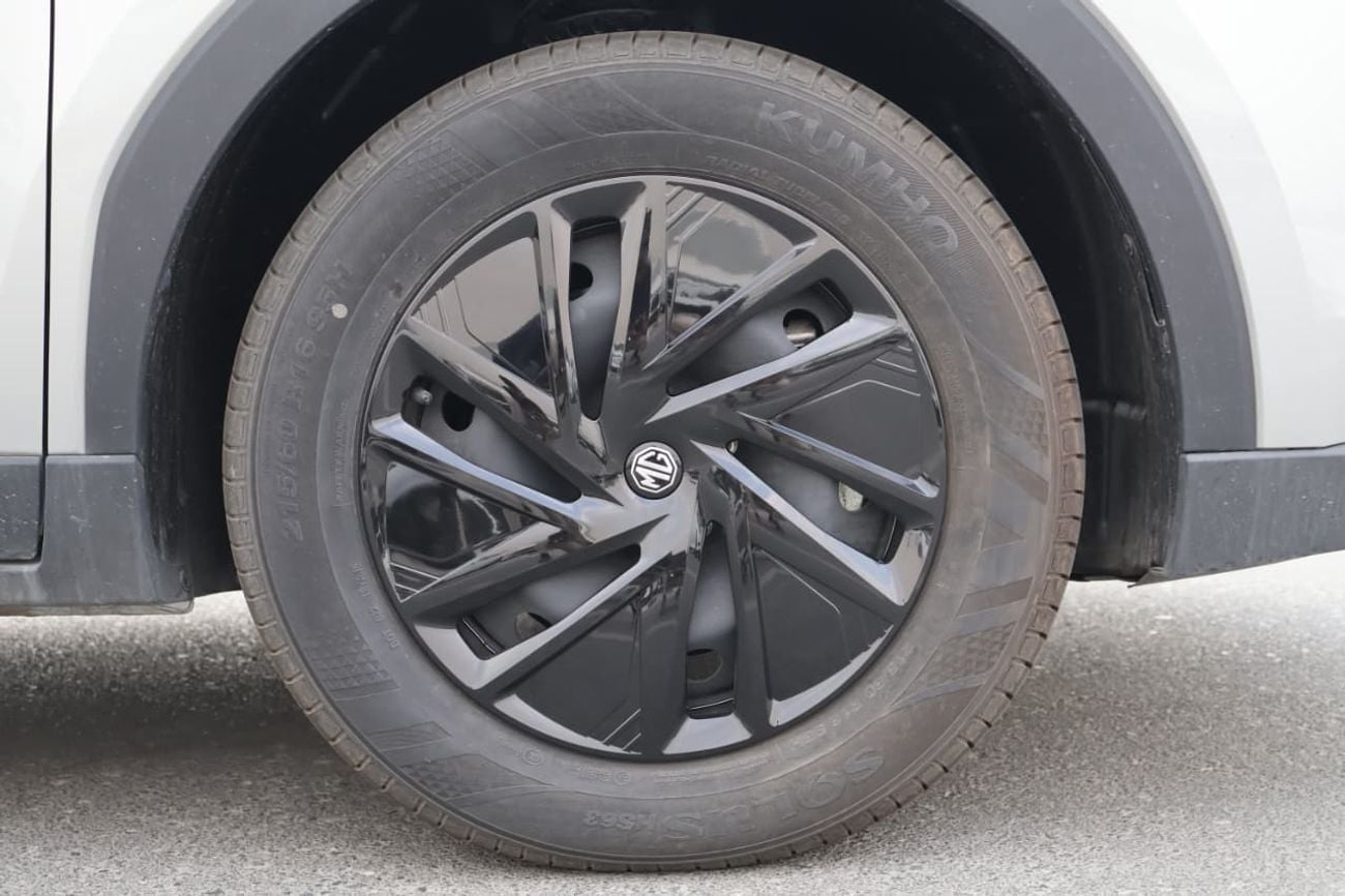 MG ZS STD
