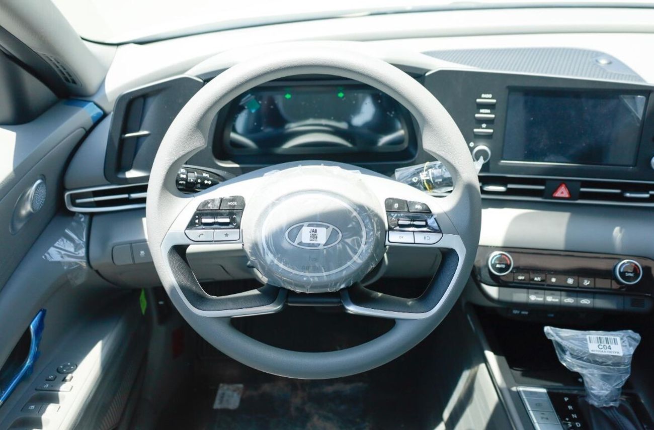 Hyundai Elantra LUXURY / SUNROOF / 1.6L PETROL