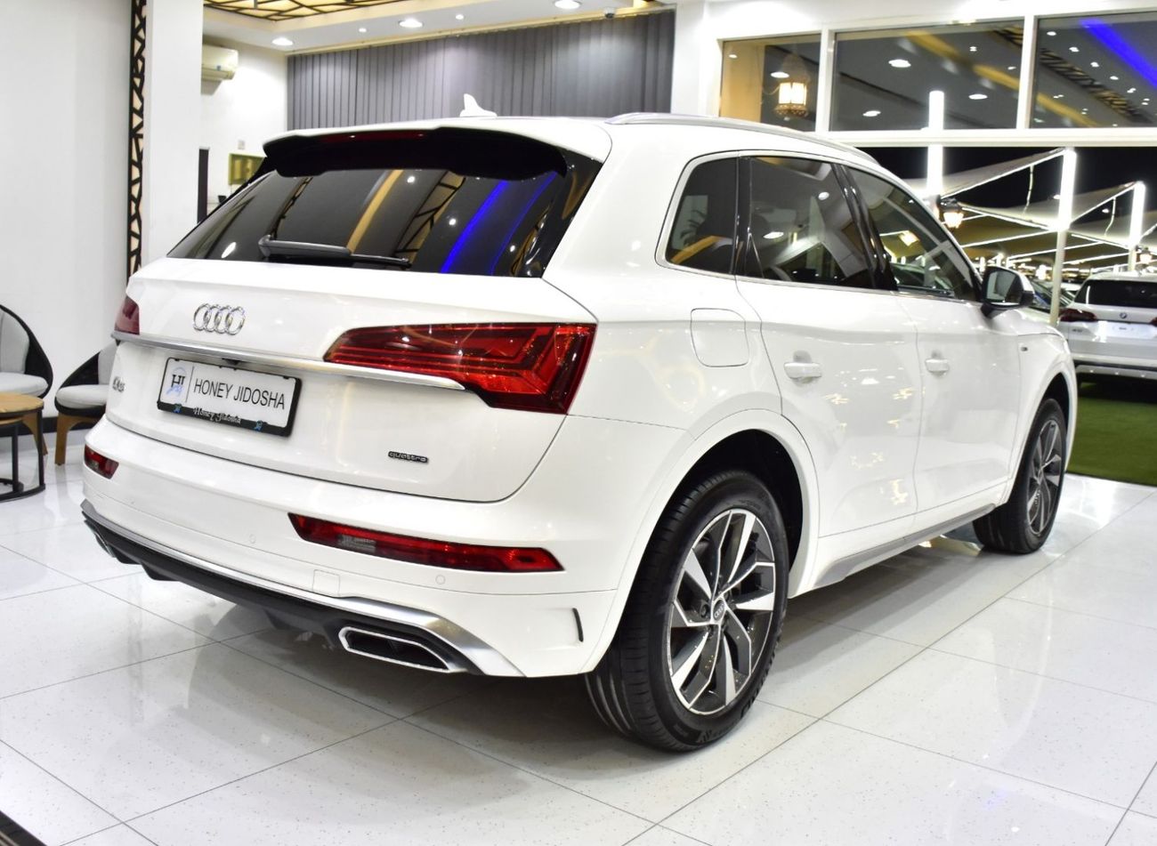 أودي Q5 EXCELLENT DEAL for our Audi Q5 Quattro ( 2023 Model ) in White Color American Specs