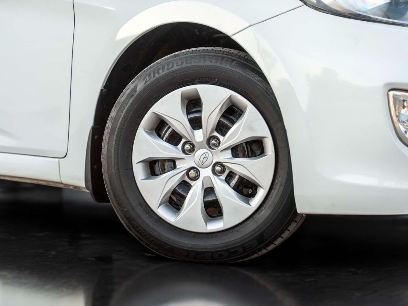 هيونداي أكسنت Base 1.6L (123 HP)