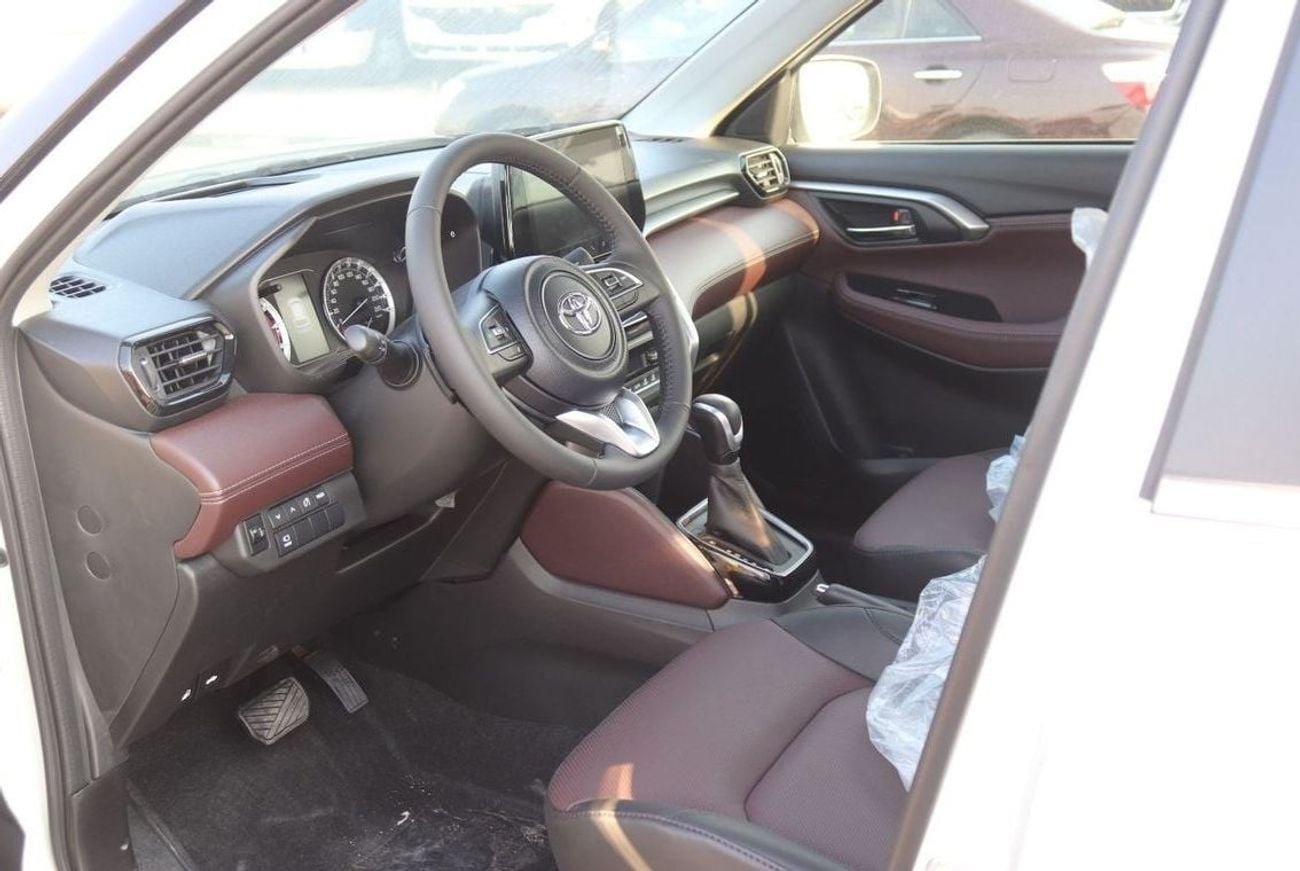 تويوتا أوربان كروزر GLX 1.5L, KEYLESS ENTRY, PUSH START, PANORAMIC ROOF, MODEL 2025