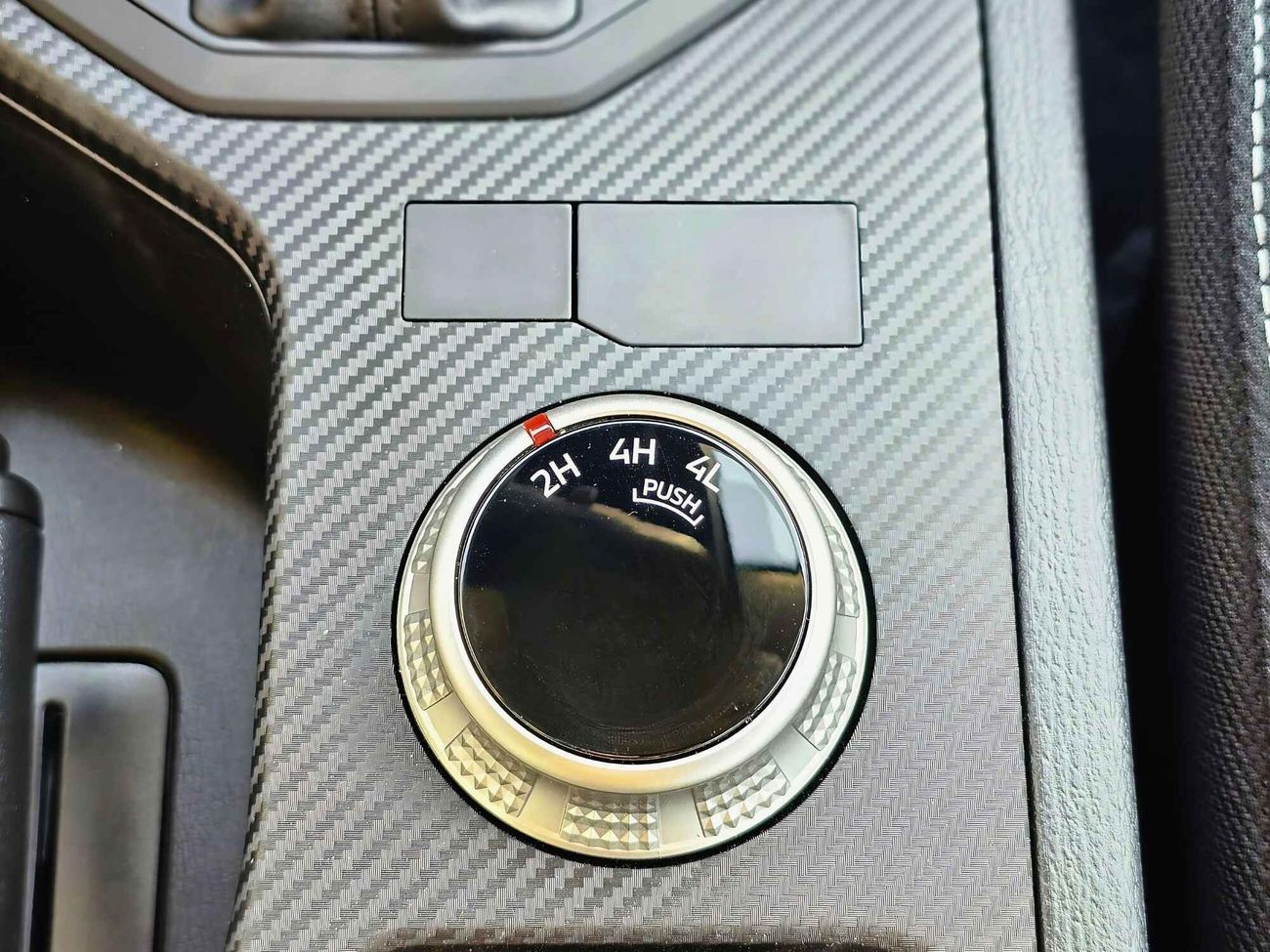 ميتسوبيشي L200 2.4L DSL/ A/T / FULL OPTION / 4WD (CODE# 68019)