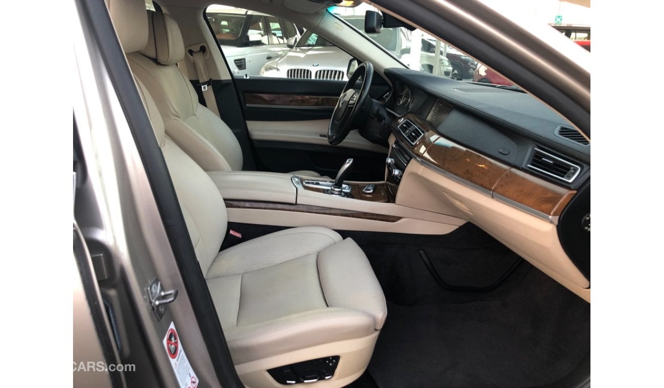 BMW 740Li BMW 740 MODEL 2011 GCC car perfect condition full option sun roof leather seats back camera back scr