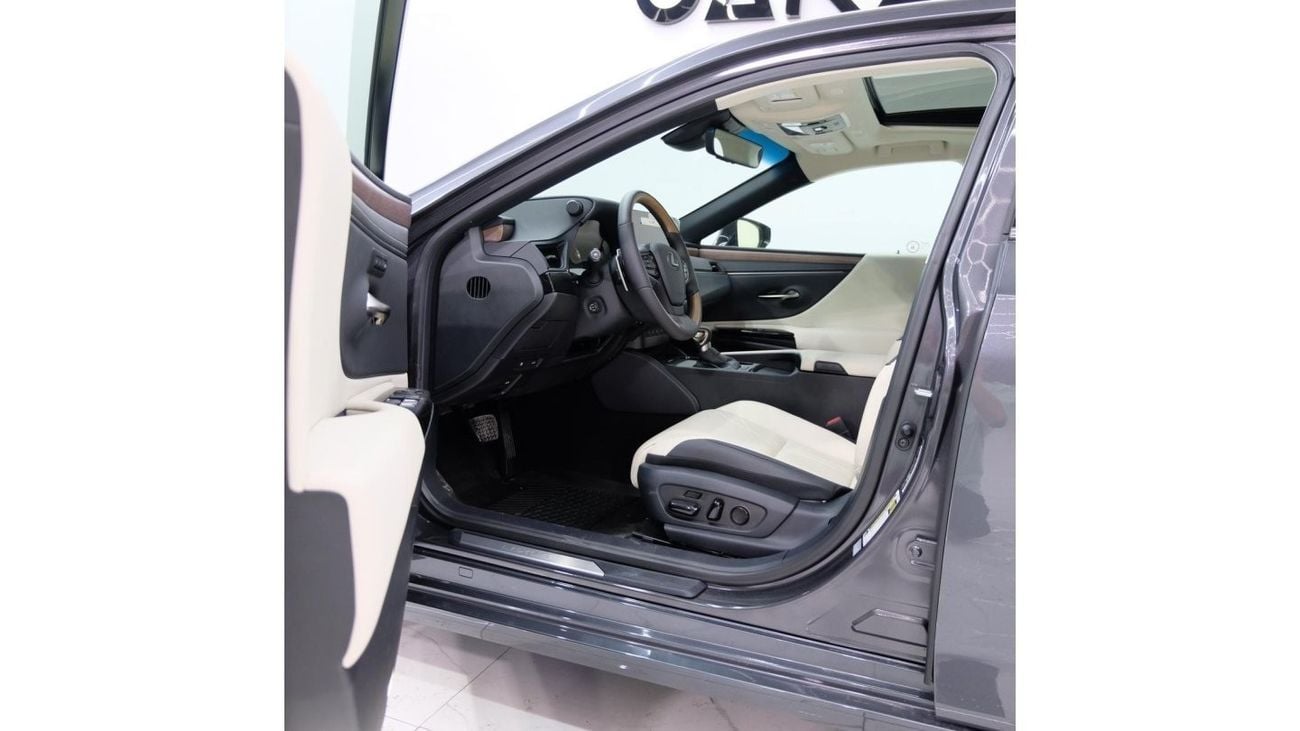 لكزس ES300h Lexus ES300h 2024 Gray-3.5L-Car is in Excellent Condition-Accident Free-Brand New Car