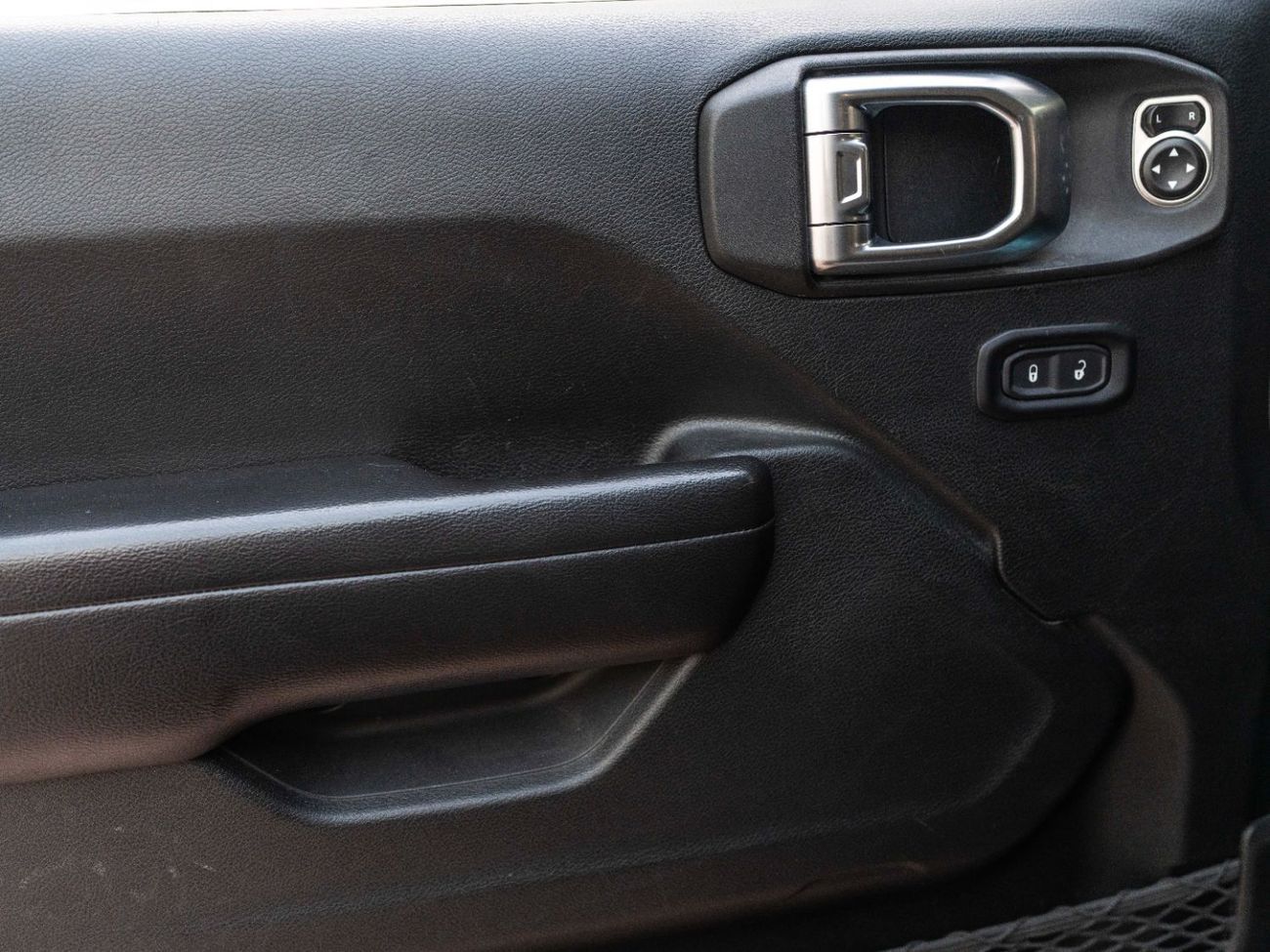 جيب رانجلر Sport S 3.6L A/T