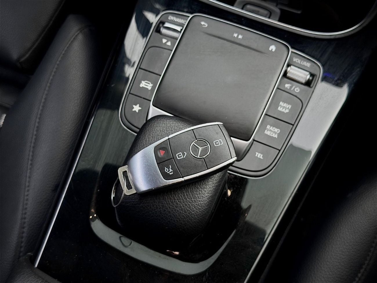Mercedes Benz CLA250 PREMIUM AMG