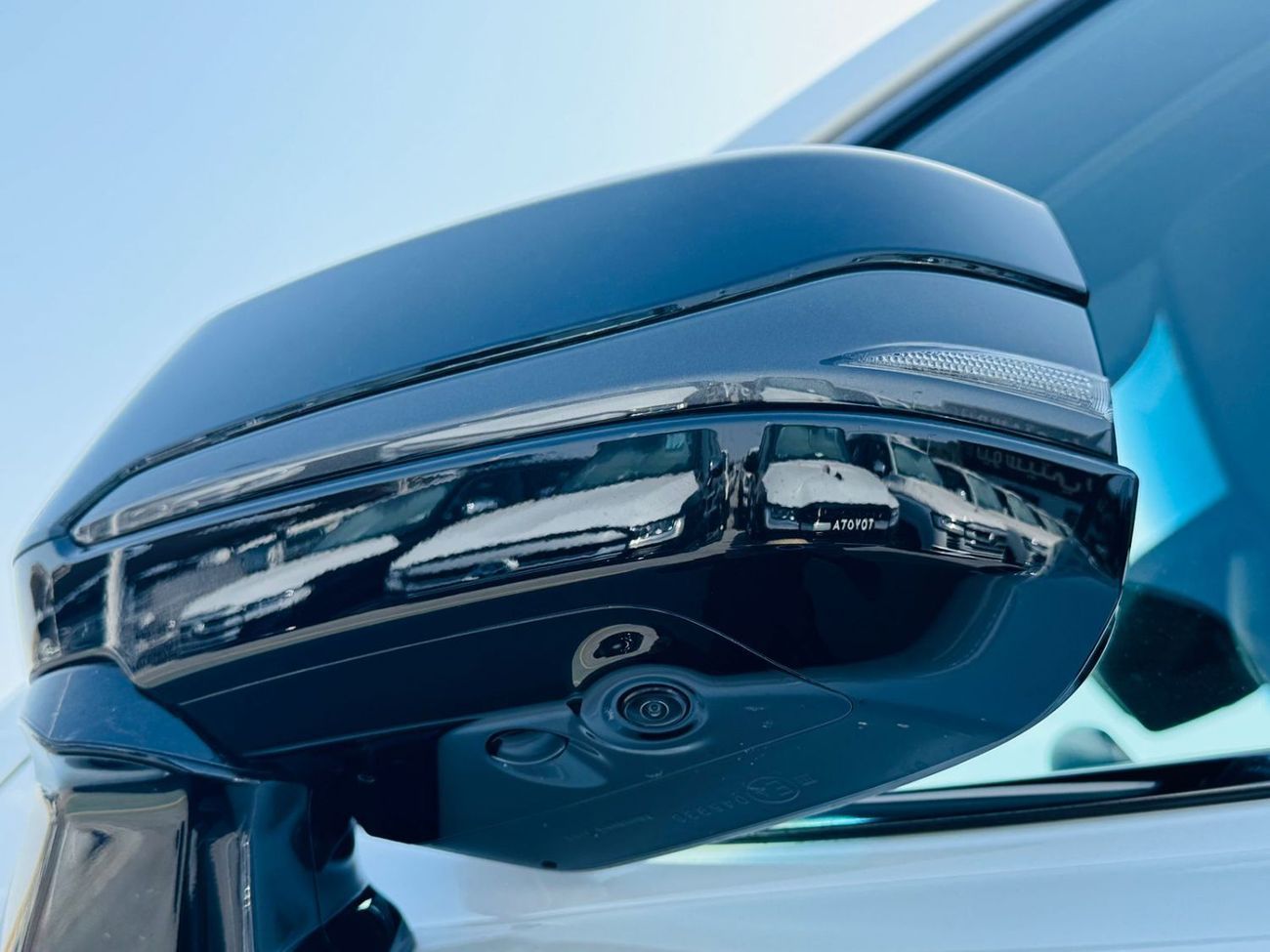 لكزس LX 600 LX600 SIGNATURE 3.5L PTR GCC A/T F/O WHITE 2025