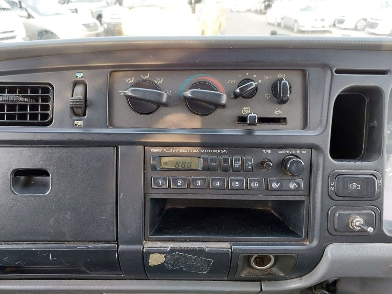 Mitsubishi Fuso Canter MITSUBISHI CANTER TRUCK RIGHT HAND DRIVE(PM20230)