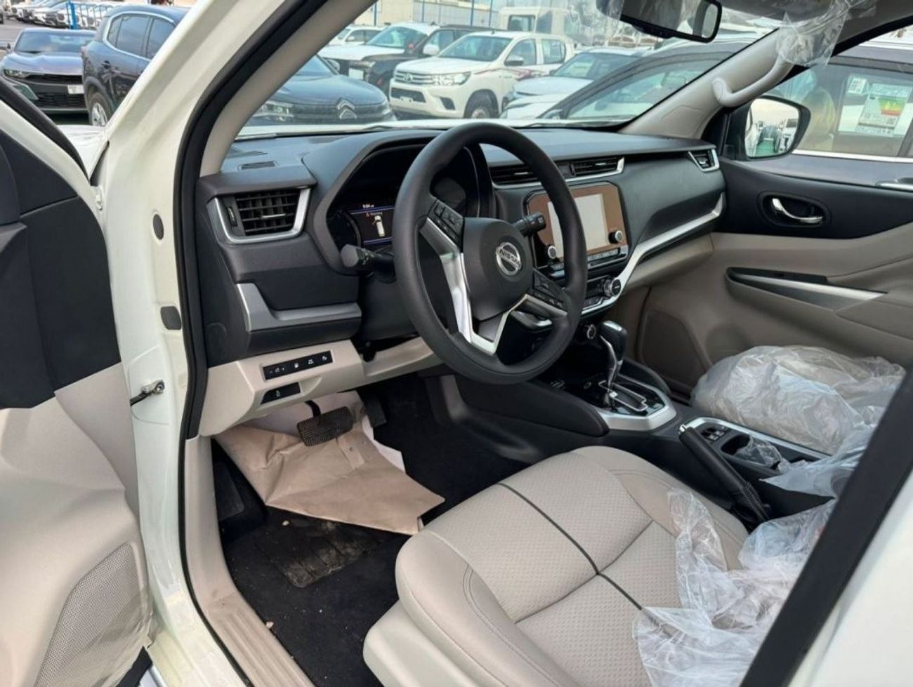 نيسان إكستيرا 2.5L PETROL TITANIUM 4WD 2023 GCC