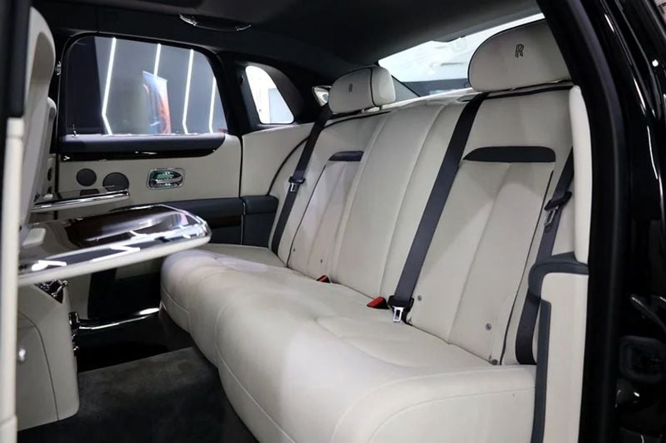 Rolls Royce Ghost 2021 Rolls Royce Ghost, Rear Picnic Tables, Full Body PPF, GCC Specs!!