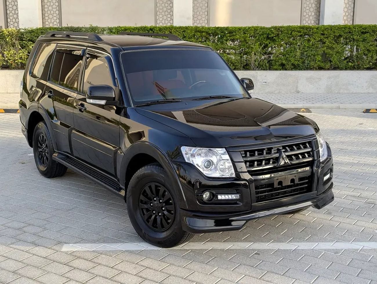Mitsubishi Pajero GLS HIGHLINE GLS MID - GCC Specs - Reliable SUV