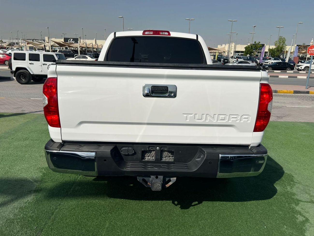 Toyota Tundra TOYOTA TUNDRA 2017 Crewmax SR5 5.7L/V8