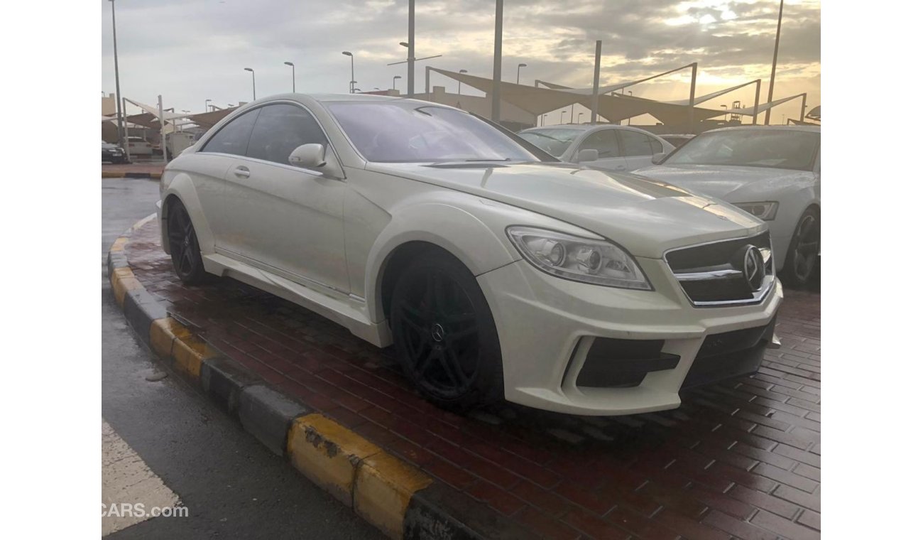 مرسيدس بنز CL 63 AMG السياره موديل 2008 خليجي فل اوبشن فتحه وجلد ورؤيه ليليه ونظام صوت ممتاز وتحكم كهربي وتحكم بالاستيرنج