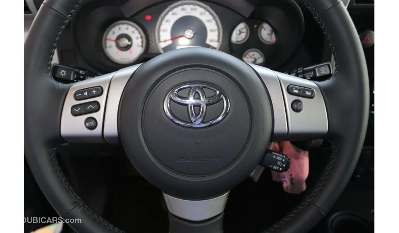 تويوتا إف جي كروزر 23YM Toyota FJ full option with JBL and steering wheel control
