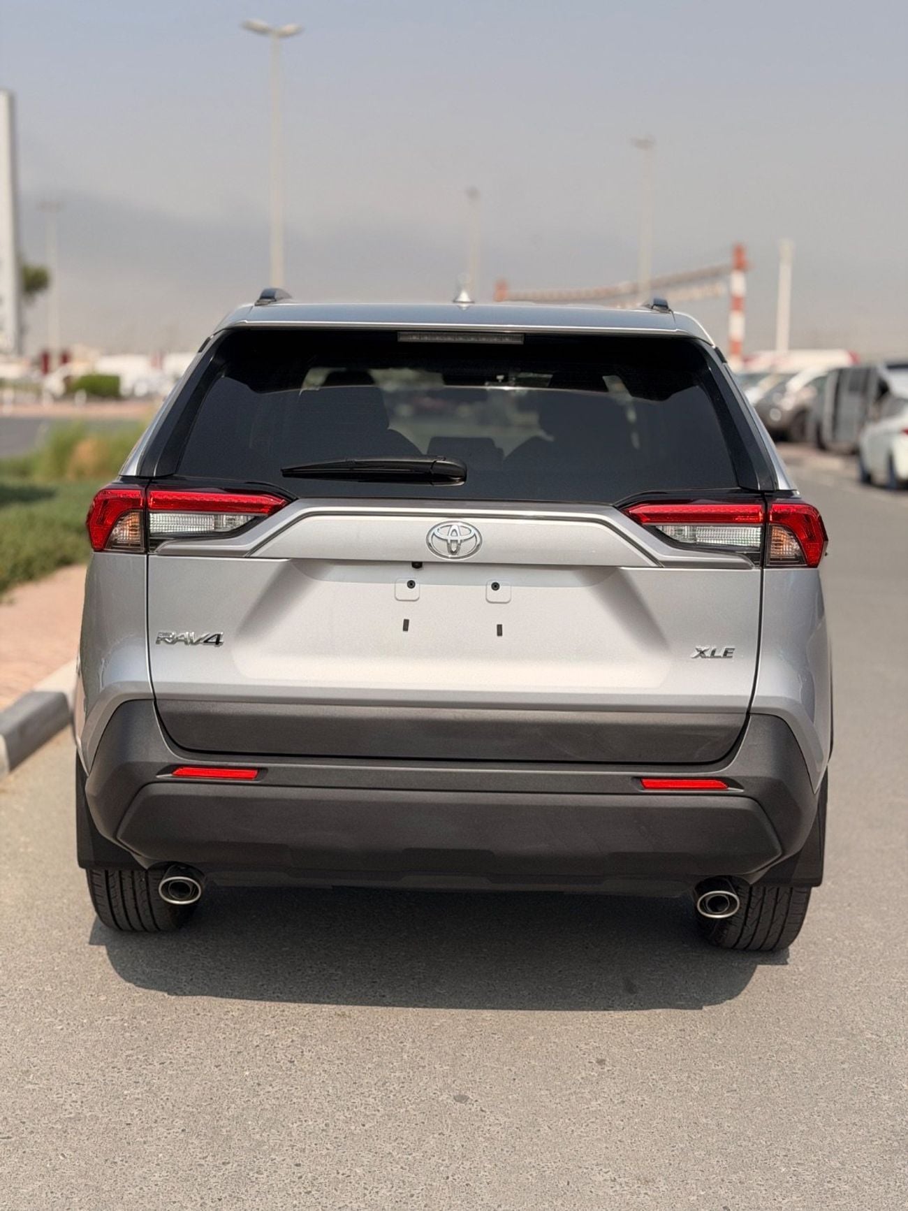 تويوتا راف ٤ XLE 2.5 L push start 2025 full option