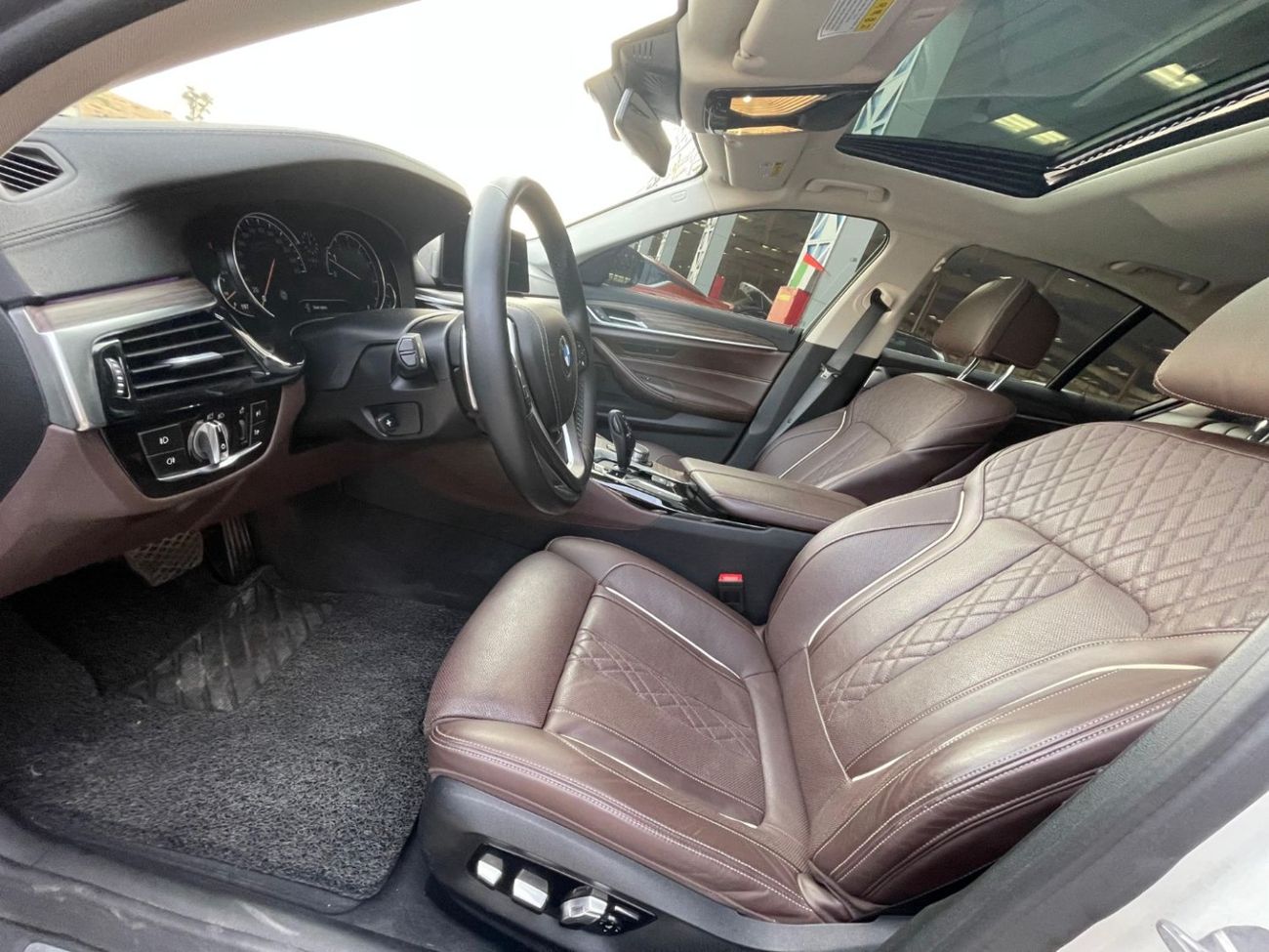 بي أم دبليو 530i Luxury 2.0L LUXURY LINE / KOREAN IMPORTED / CLEAN TITLE / DIAMOND LEATHER BIG SEATS