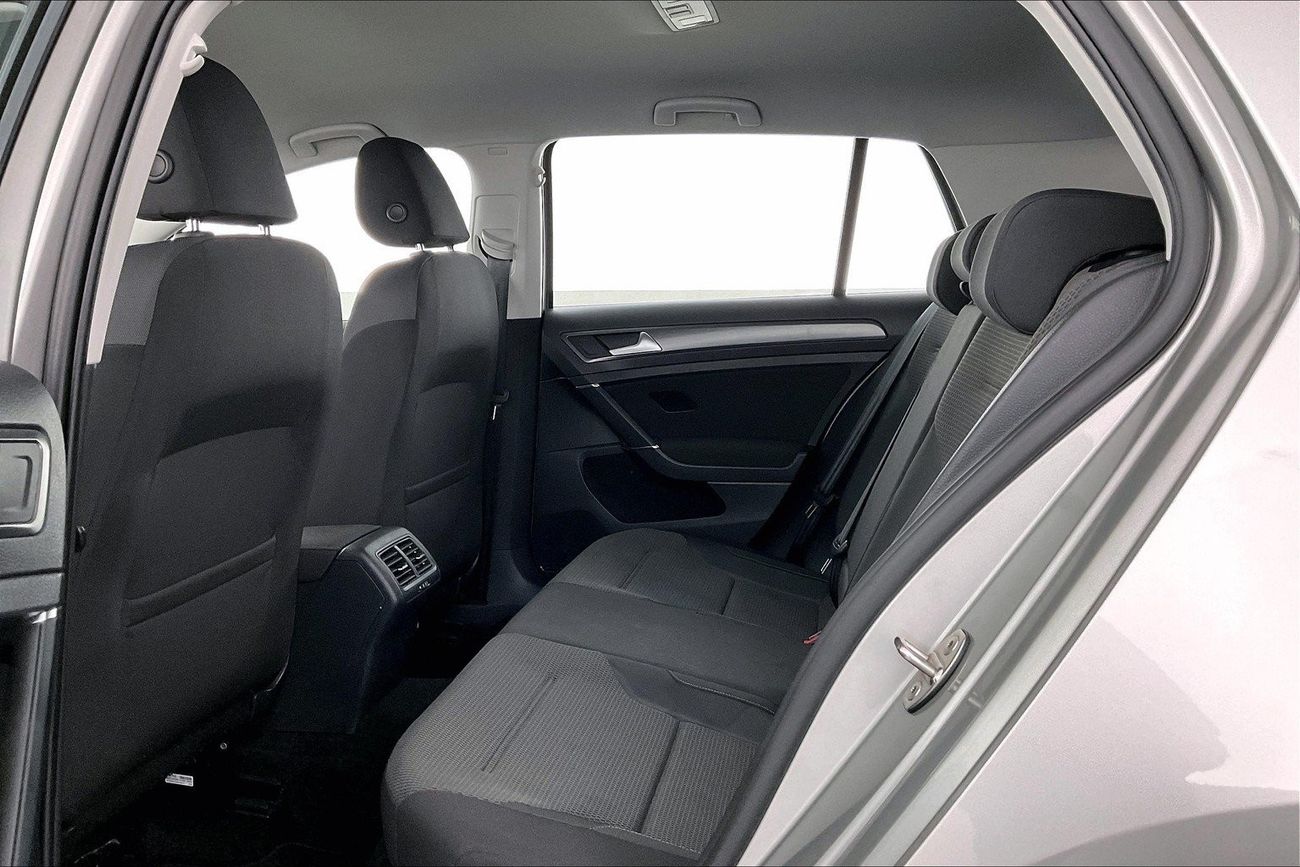 Volkswagen Golf SE| 1 year free warranty | Exclusive Eid offer