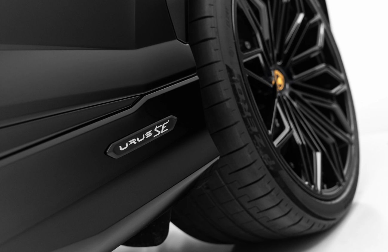 لامبورغيني اوروس 4.0L V-8 Twin-Turbocharged Engine + eMotor