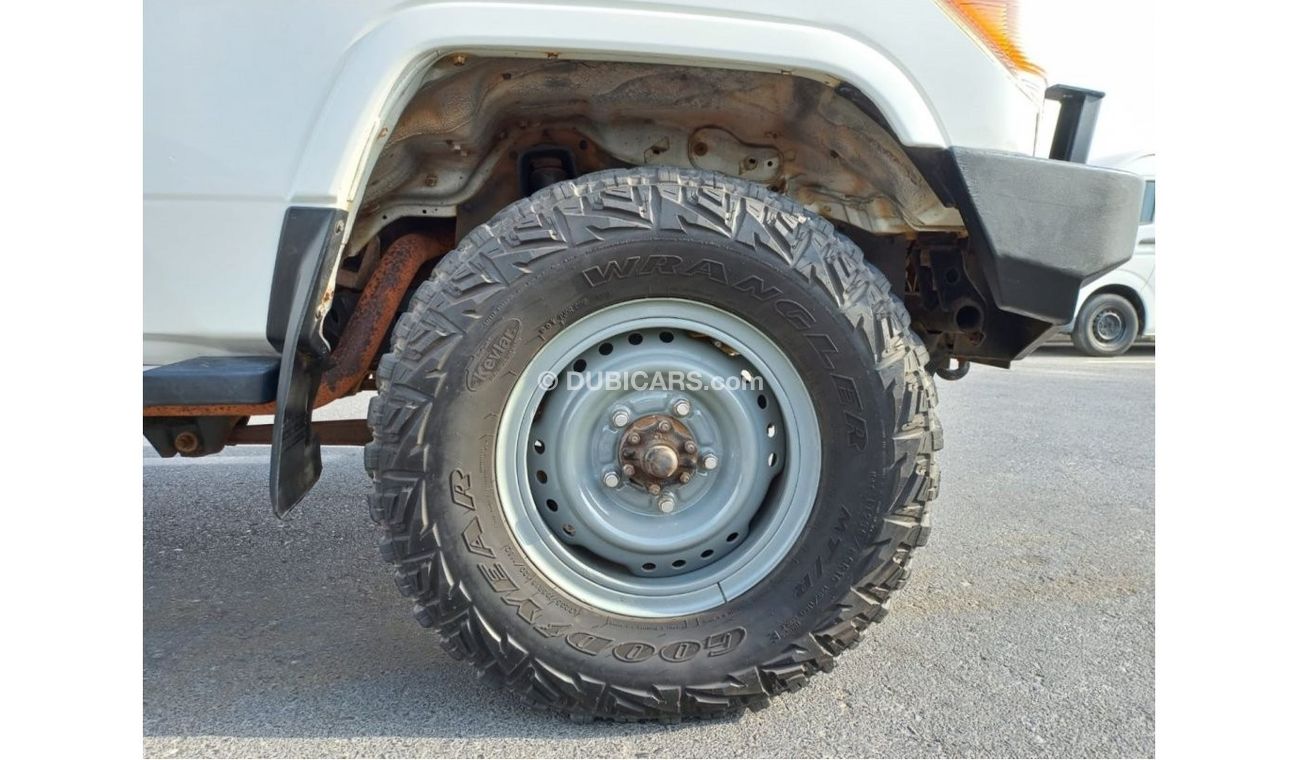 Toyota Land Cruiser 70 TOYOTA LAND CRUISER HARD TOP LEFT HAND DRIVE (PM 840)
