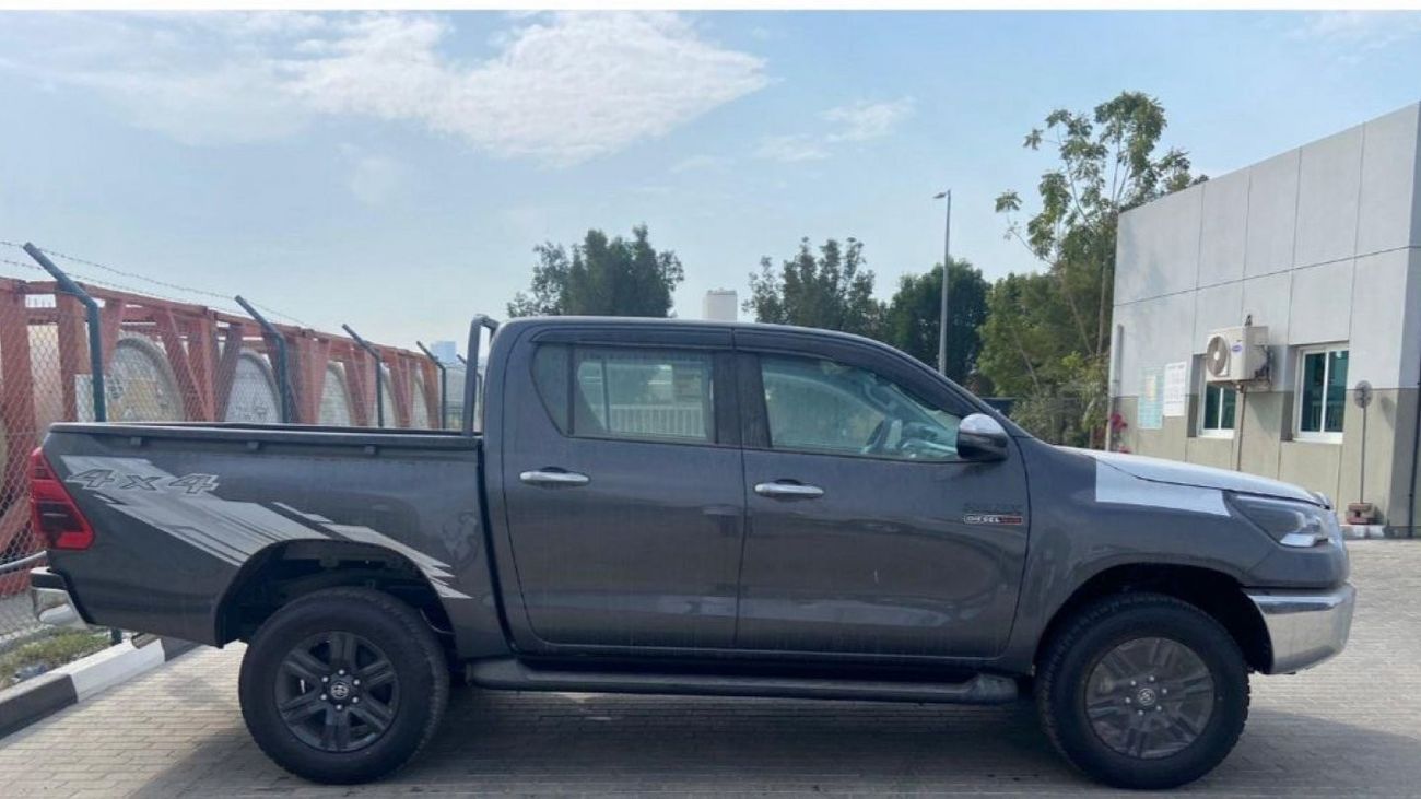 تويوتا هيلوكس 2023 Toyota Hilux 2700cc Full Option Automatic With Rear Camera Zero KM