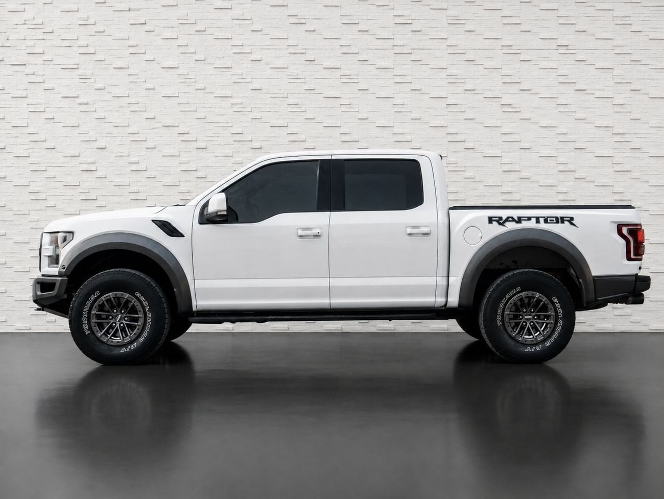Ford F-150 RAPTOR SUPER CAB (3.5L · 6 Cyl · Automatic · Petrol · Pick Up Truck · All Wheel Drive · 5 Seats · 4 Door)