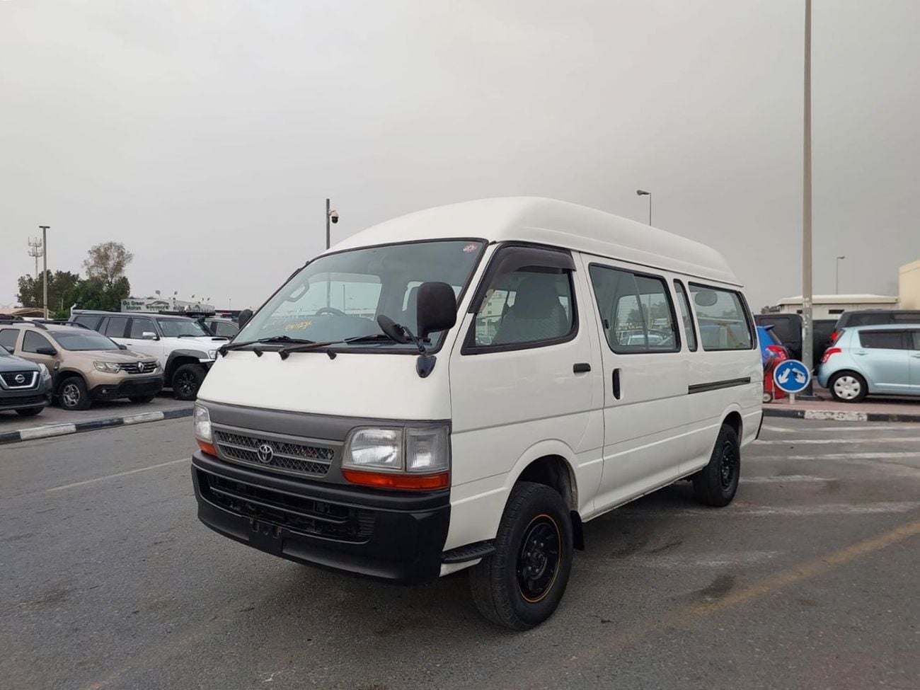 Toyota Hiace TOYOTA HIACE VAN RHD 2003 MODEL 3.0 L DIESEL MANUAL(PM03653)