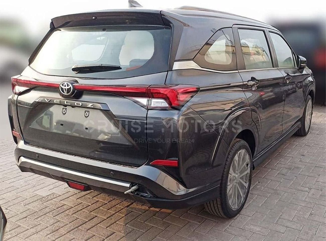 تويوتا فيلوز Veloz  - 1.5L - Automatic - Petrol - SUV -FWD - 7 Seats - 4 Door - 2025