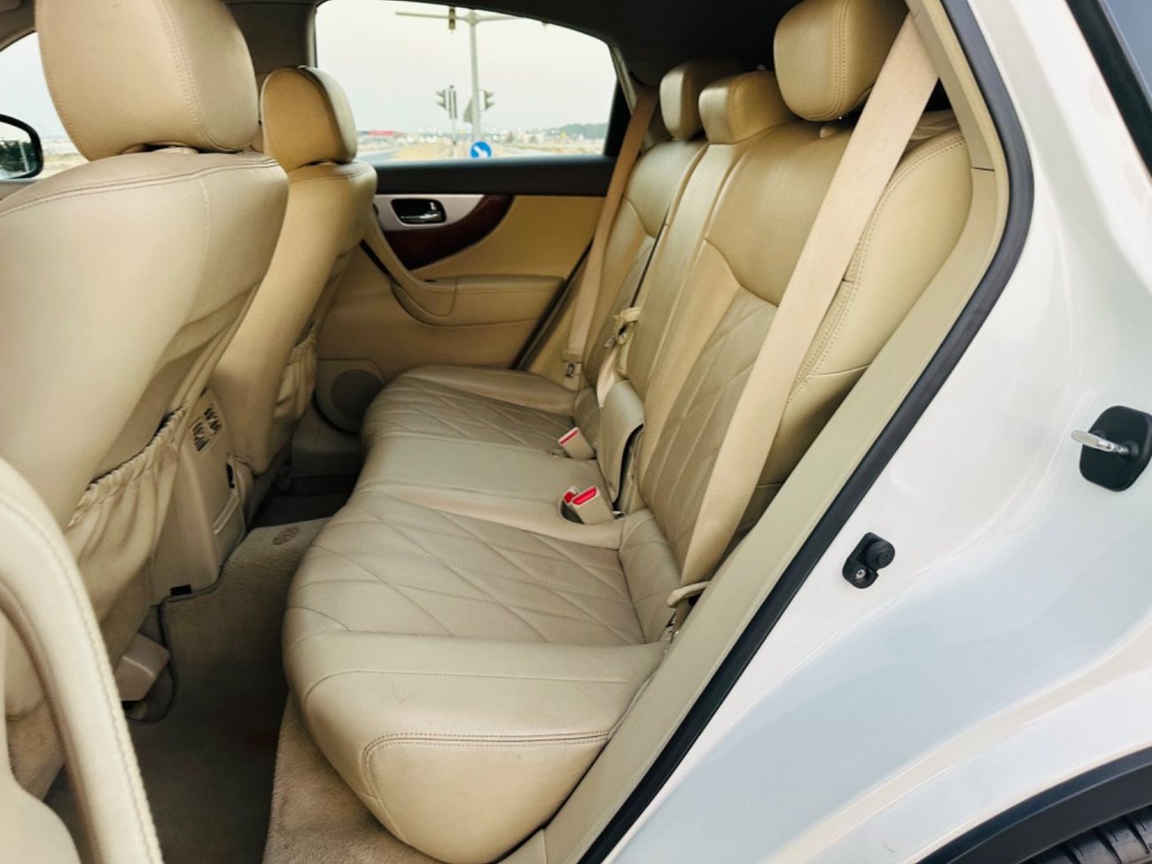 Infiniti QX70 MODEL 2017 GCC CAR PERFECT CONDITION INSIDE AND OUT SIDE FULL OPTION SUN ROOF LEATHER SEATS 5 camera