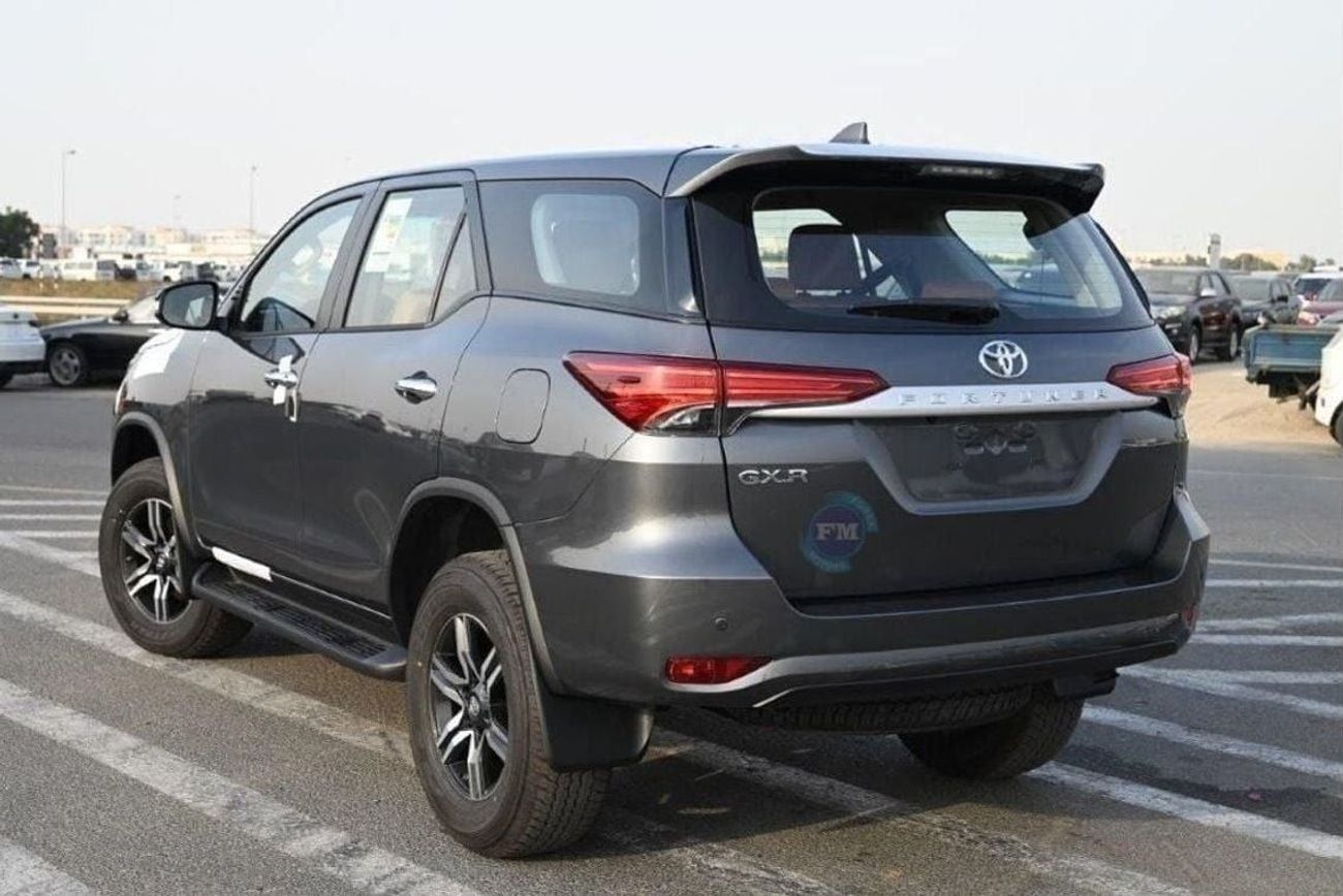 تويوتا فورتونر GXR 2.4L Diesel 4WD 7 Seater Automatic