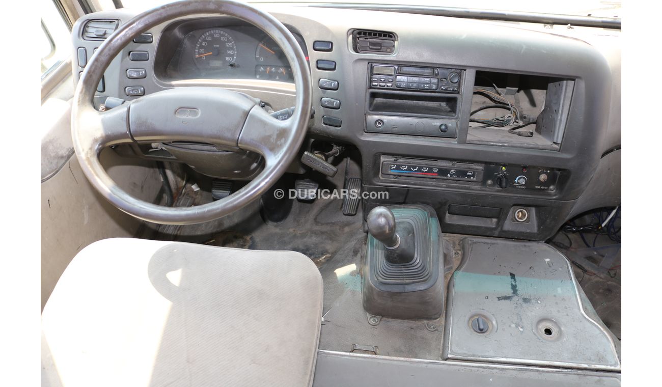 ميتسوبيشي روزا 26 SEATER SCHOOL BUS