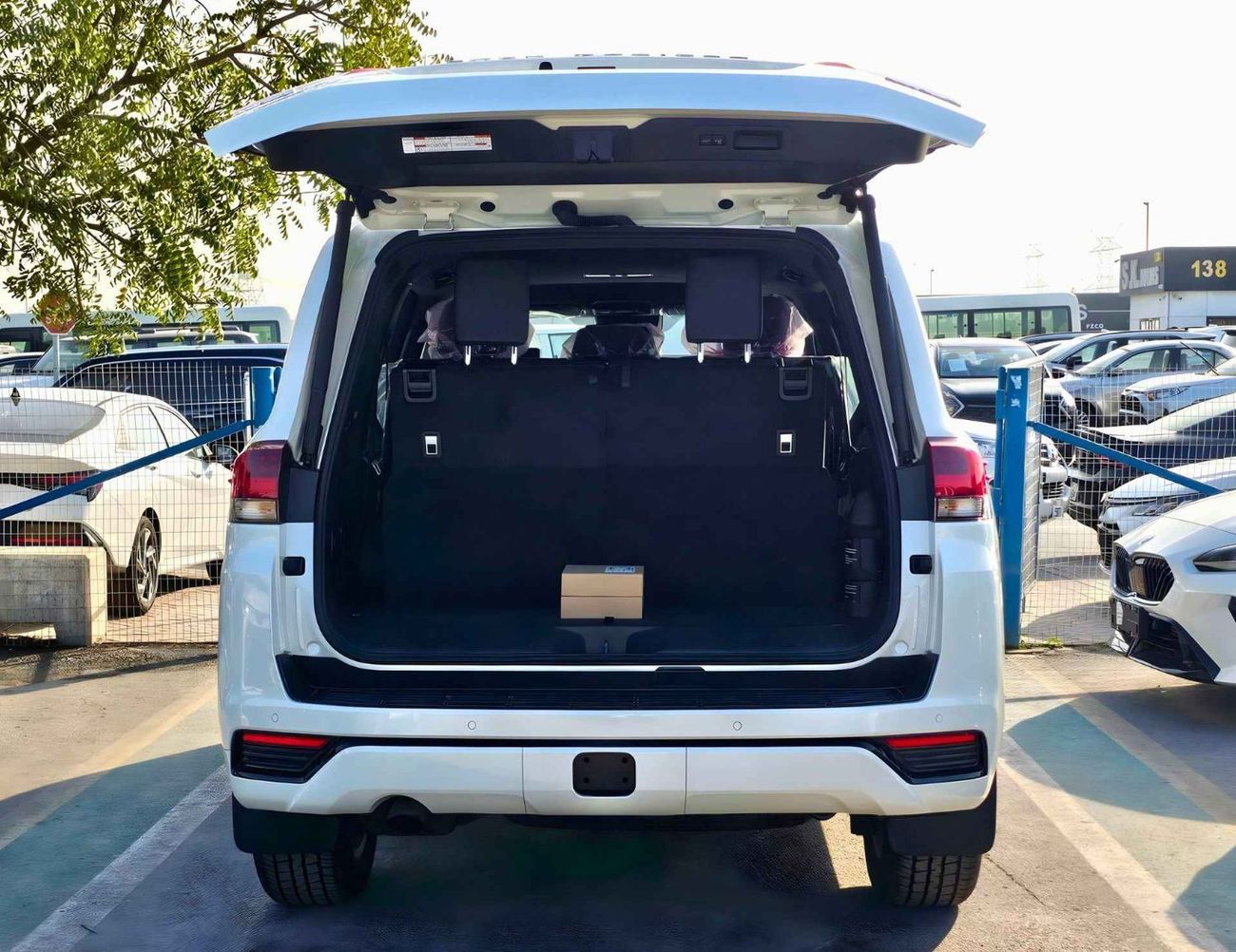 Toyota Land Cruiser GXR TWIN TURBO / 3.5L V6 PETROL / RADAR / REAR ENTERTAINMENT DVD / JBL SPEAKERS / FRONT PWR SEATS /