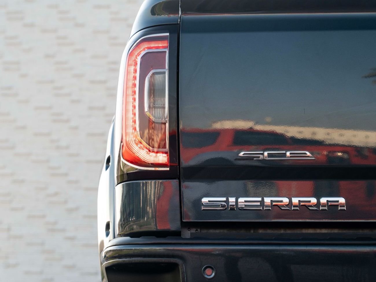 جي أم سي سييرا 5.3L V8 AT4 Crew Cab (AWD)