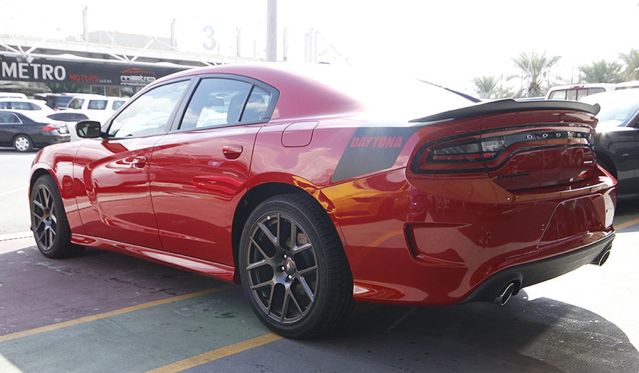 Dodge Charger Daytona R/T RWD V8 HEMI, GCC Specs with 3 Yrs or 100K km Warranty