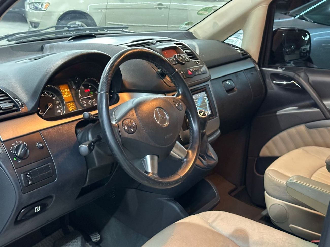 Mercedes-Benz Viano 2014 Mercedes-Benz Viano Trend (W639), 5dr MPV, 3.0L 6cyl Diesel, Automatic, Rear Wheel Drive.The ca