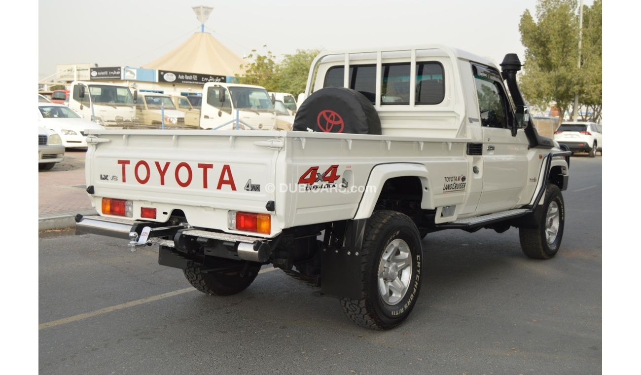 Toyota Land Cruiser Pick Up 1vD engine v8 Diesel Clean car