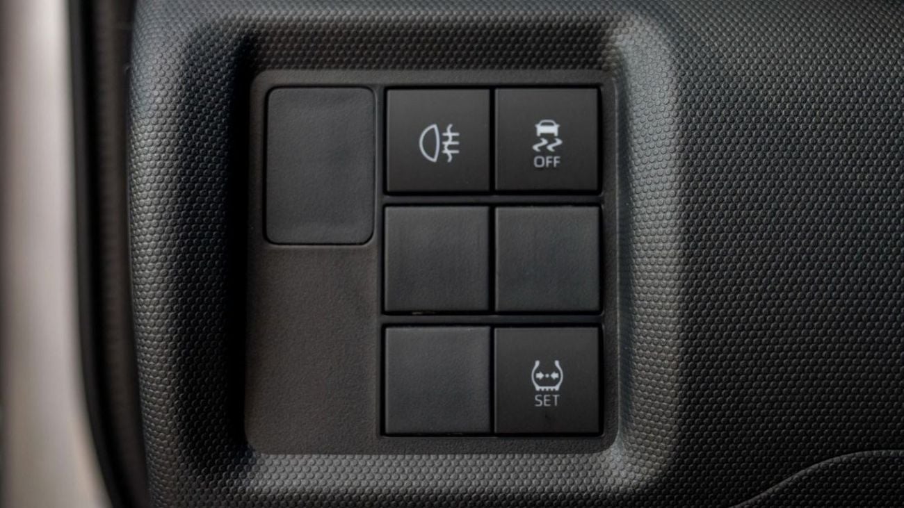 تويوتا ريز 1.0P AT TURBO MY2023 – SILVER