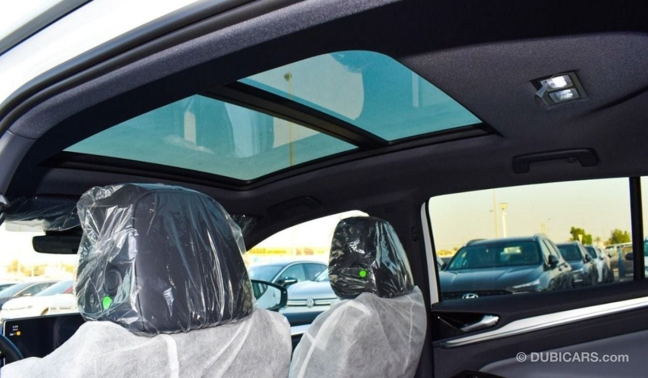 Volkswagen ID.4 VOLKSWAGEN ID 4 CROZZ PRO WHITE & GREY COLOR 2022 EXPORT PRICE