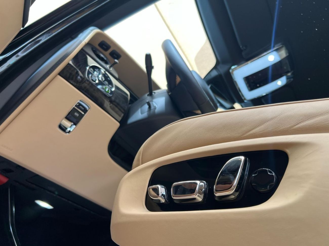 Rolls-Royce Cullinan ROLLS-ROYCE CULLINAN BLACK BADGE