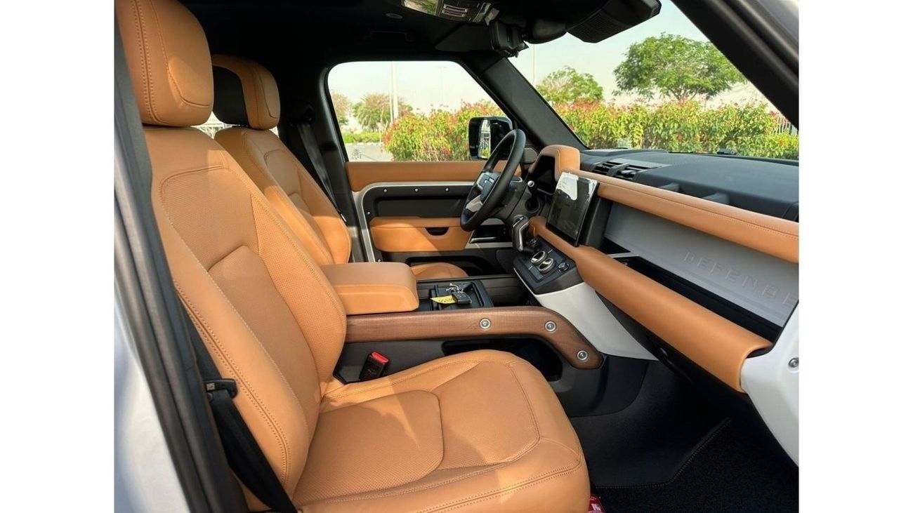 Land Rover Defender New! GCC Spec & With Warranty & Service