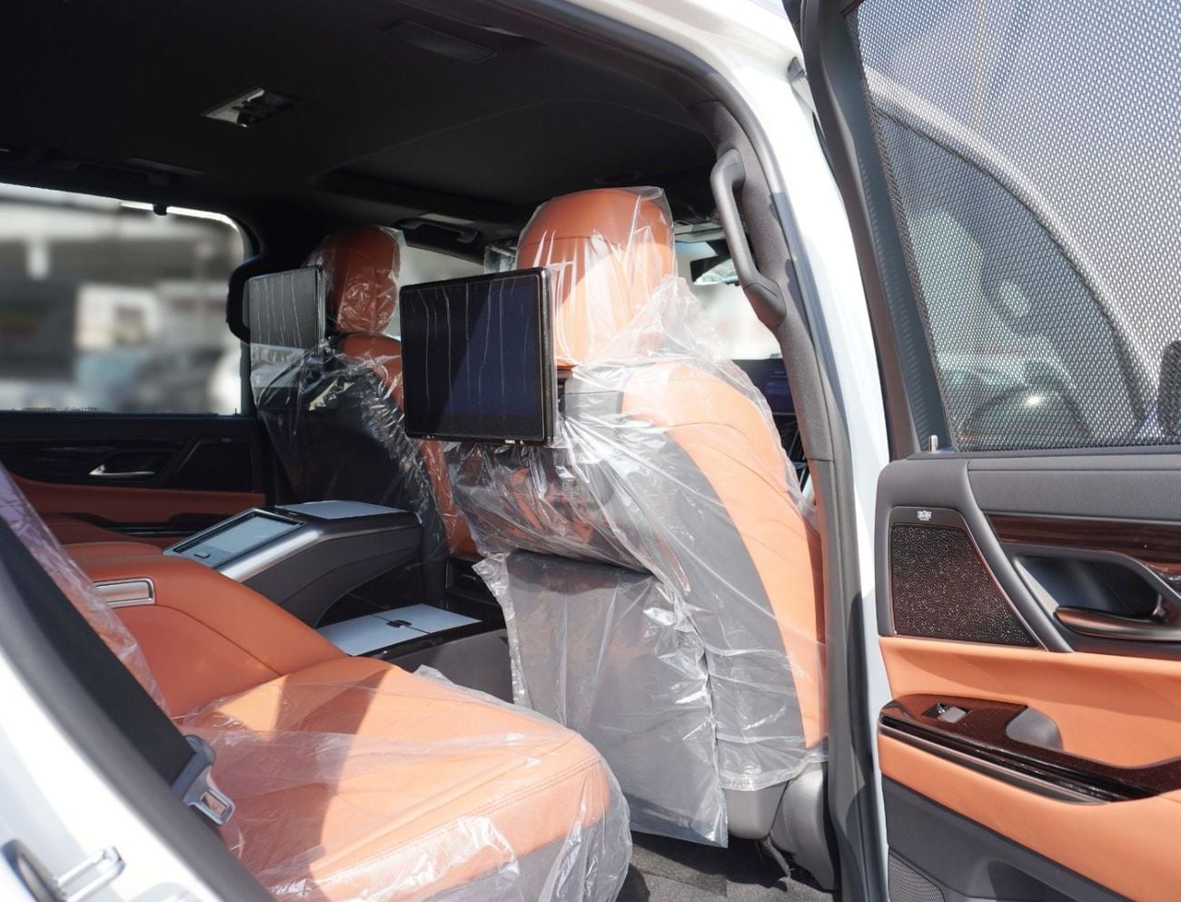 لكزس LX 700h VIP