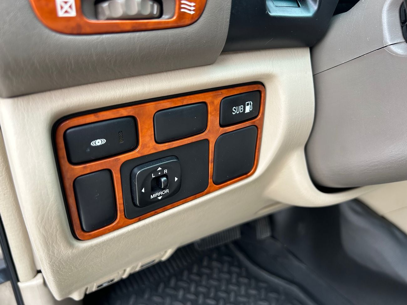 تويوتا لاند كروزر GXR