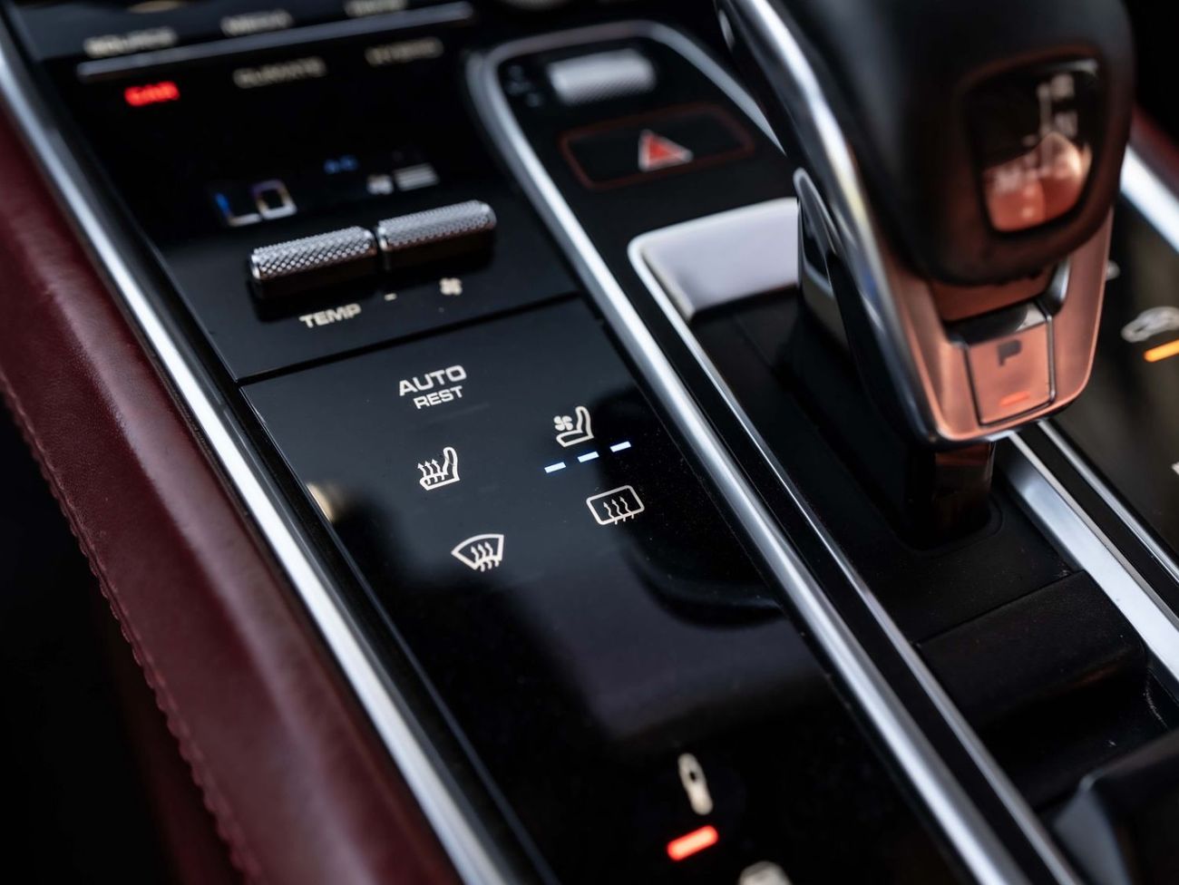 بورش باناميرا 4 E-HYBRID Porsche Panamera 4 E-Hybrid 2018