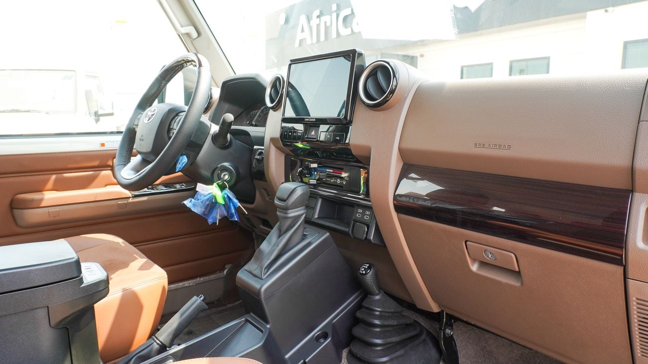 Toyota Land Cruiser 70 LX 2.8L Diesel A/T