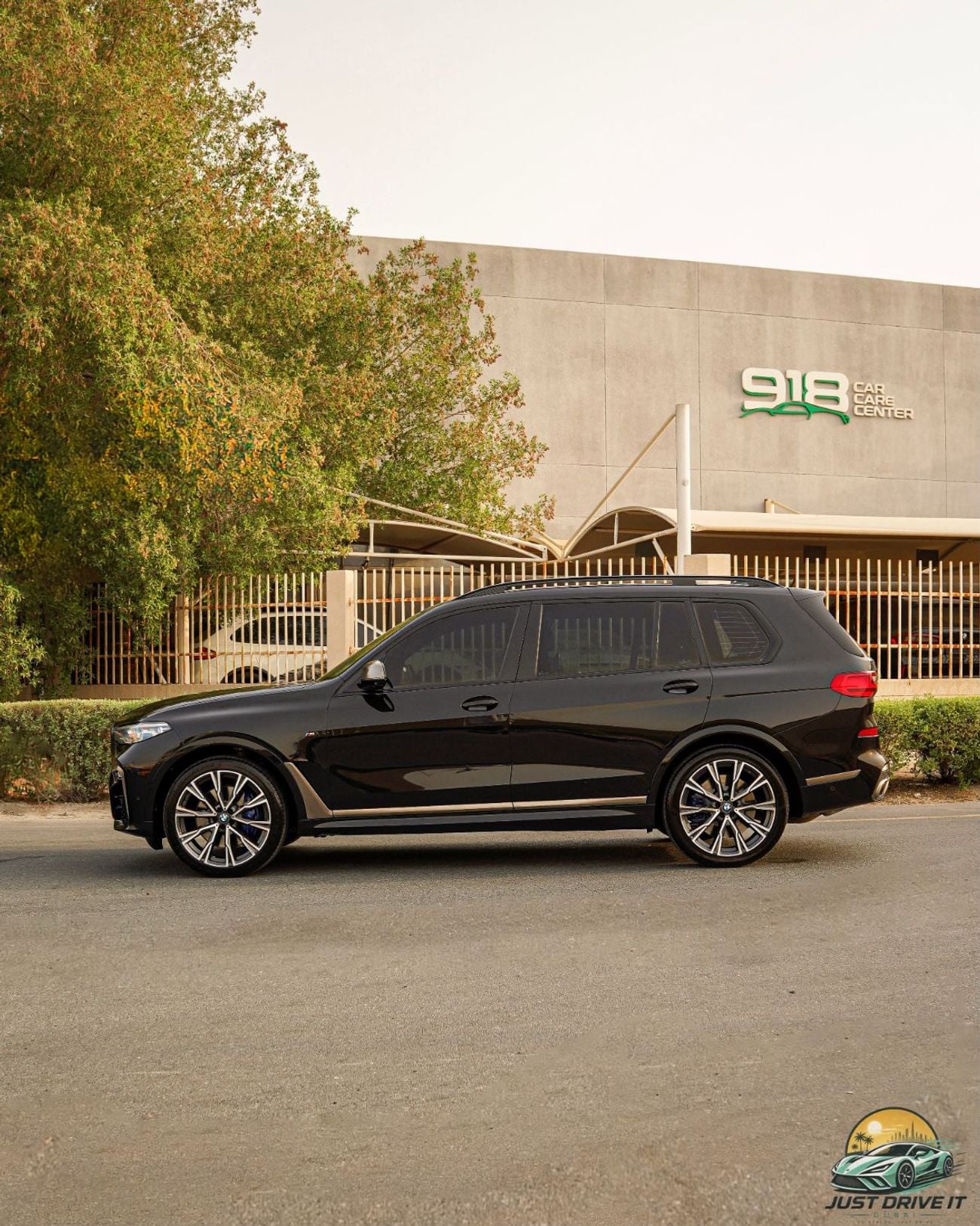 BMW X7 M50i