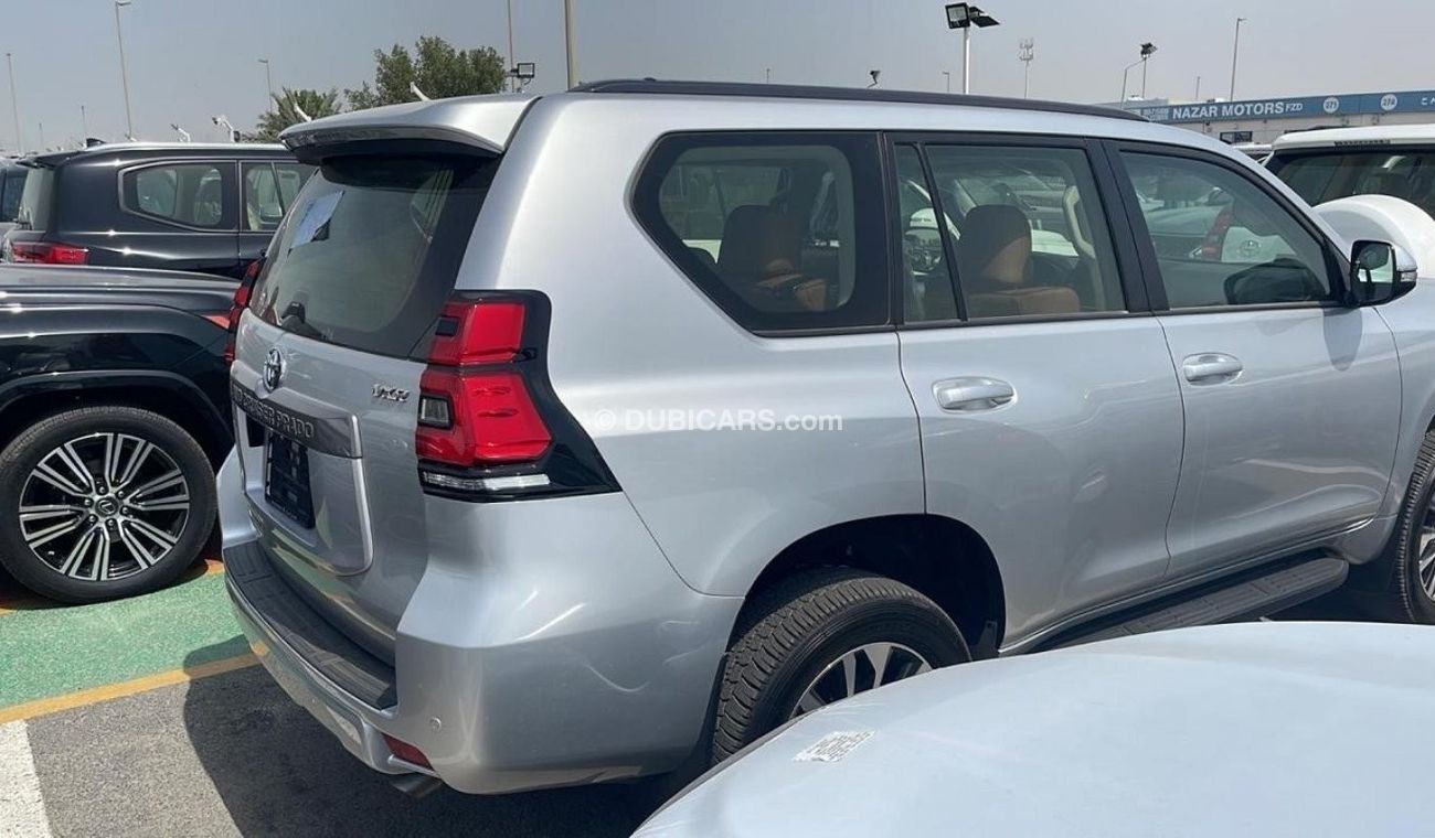 Toyota Prado VXR VXR VXR TOYOTA PRADO 2022 VXR SILVER