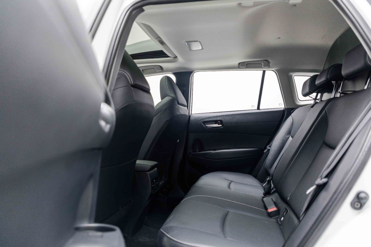 Toyota Frontlander Luxury Edition 2.0L - White Inside Black | Export Only