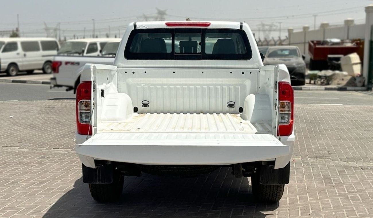 Nissan Navara 2.5D XE D23 4X4 DC PLUS MT