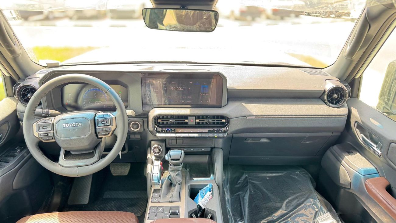 تويوتا برادو Toyota Prado 2024, petrol engine 2.4L 7seats Automatic gear,white colour 2