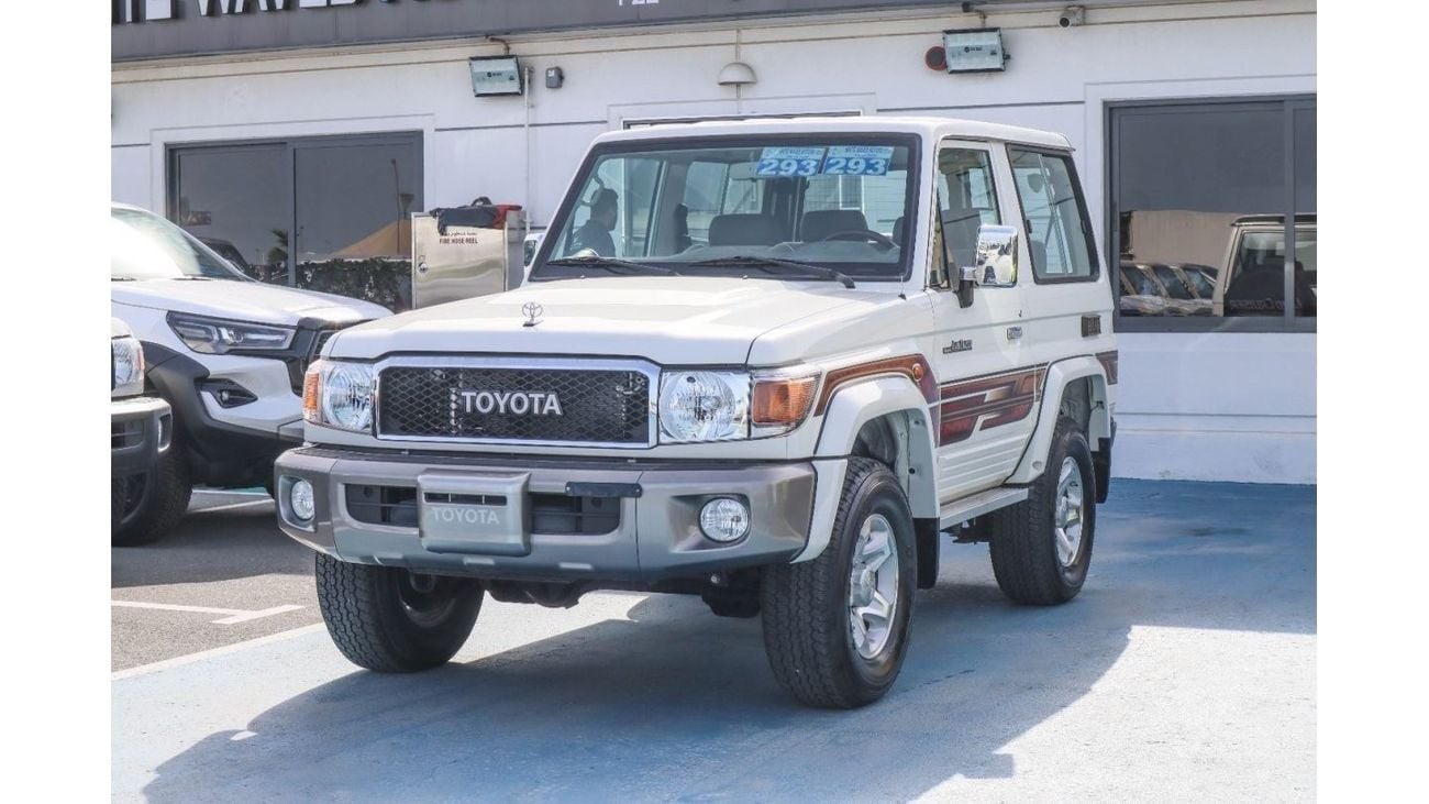 تويوتا لاند كروزر 70 2021 Toyota Land Cruiser 70 3Doors 4.0L Petrol  150000/-AED for local